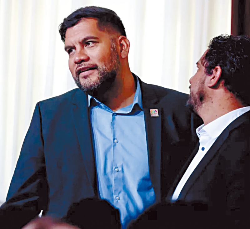 洛杉矶议员。 洛杉矶议员。