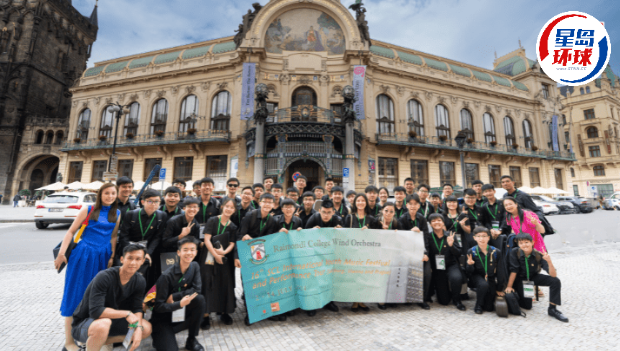 高主教书院疫后复办各种海外交流活动和参加比赛,助学生开拓眼界。 高主教书院疫后复办各种海外交流活动和参加比赛,助学生开拓眼界。