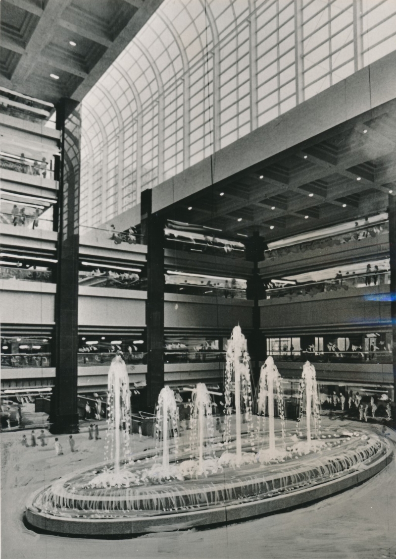 新城市广场音乐喷泉1989年启用。 新城市广场音乐喷泉1989年启用。