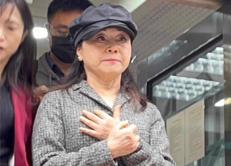 周玉蔻乌龙爆料“晶华绯闻案”,一审判。 周玉蔻乌龙爆料“晶华绯闻案”,一审判。