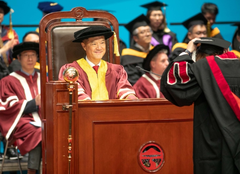 岭大校董会主席姚祖辉主持第55届毕业典礼。 (岭大提供) 岭大校董会主席姚祖辉主持第55届毕业典礼。 (岭大提供)