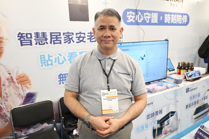 世卫实业行政总裁周庆生表示,公司近年推出适用于家庭、个人的乐龄产品,并结合AI功能,希望吸引更多居家长者能使用。 世卫实业行政总裁周庆生表示,公司近年推出适用于家庭、个人的乐龄产品,并结合AI功能,希望吸引更多居家长者能使用。