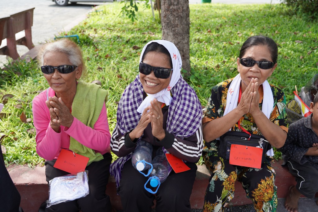 病人向基金会与医疗队道谢 病人向基金会与医疗队道谢