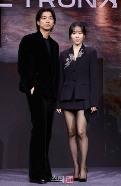 徐玄振及孔刘原定分别接受媒体访问宣传新剧,但徐玄振的访问要延期进行。 徐玄振及孔刘原定分别接受媒体访问宣传新剧,但徐玄振的访问要延期进行。