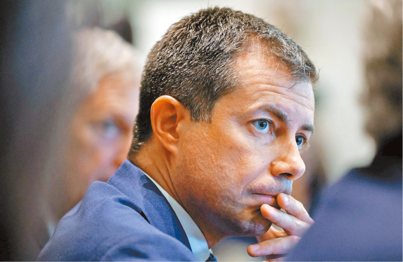 美运输部长布迪治。 美运输部长布迪治。