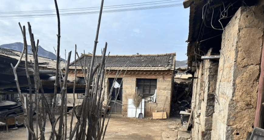 卜某被收留十多年居住房屋。 卜某被收留十多年居住房屋。