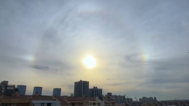 北京昨午出现“三个太阳”。影片截图 北京昨午出现“三个太阳”。影片截图