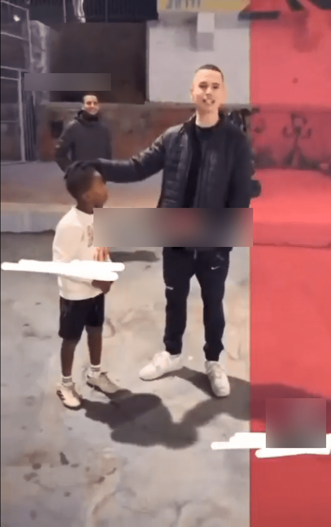 网红挑衅男童 网红挑衅男童