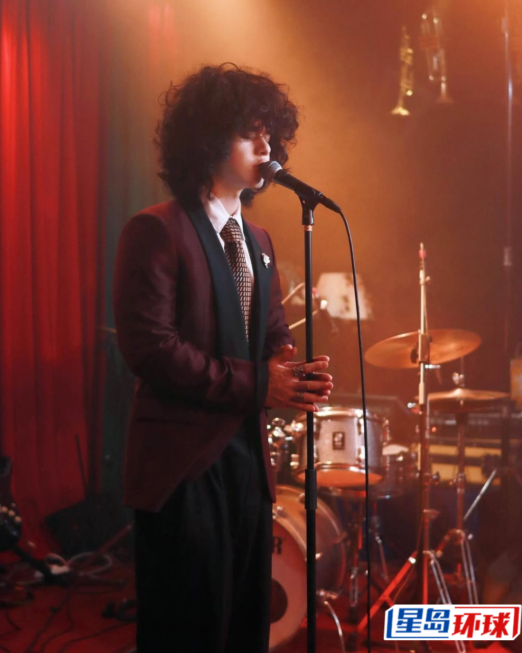 Mike首度推出国语歌《Talk To Me》,望带给乐迷正能量。 Mike首度推出国语歌《Talk To Me》,望带给乐迷正能量。