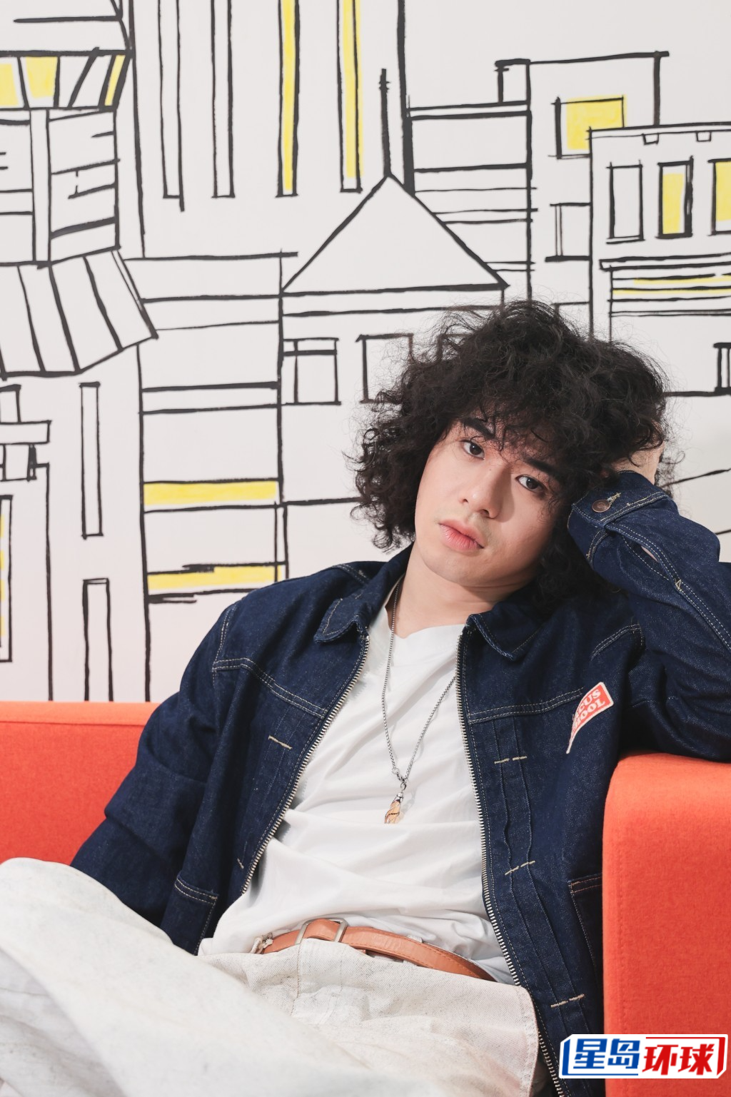 Mike坦言未有结婚计划,跟女友有共识先发展好事业。 Mike坦言未有结婚计划,跟女友有共识先发展好事业。