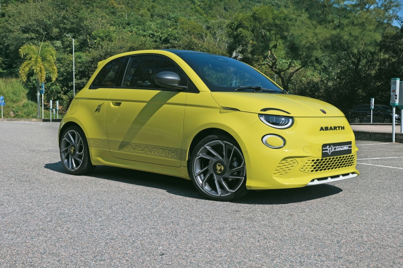 Abarth 500e电动车“一换一”早鸟优惠价HK$399,800起,首批明年第二季交付。 Abarth 500e电动车“一换一”早鸟优惠价HK$399,800起,首批明年第二季交付。