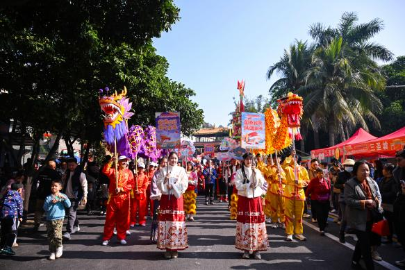 南沙龙穴“三圣公诞”民俗文化节开幕。 南沙龙穴“三圣公诞”民俗文化节开幕。