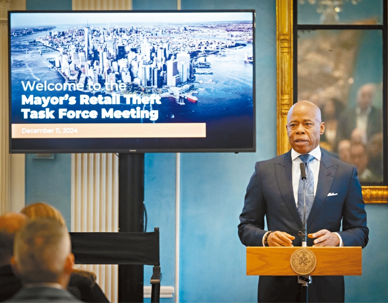 亚当斯。 亚当斯。