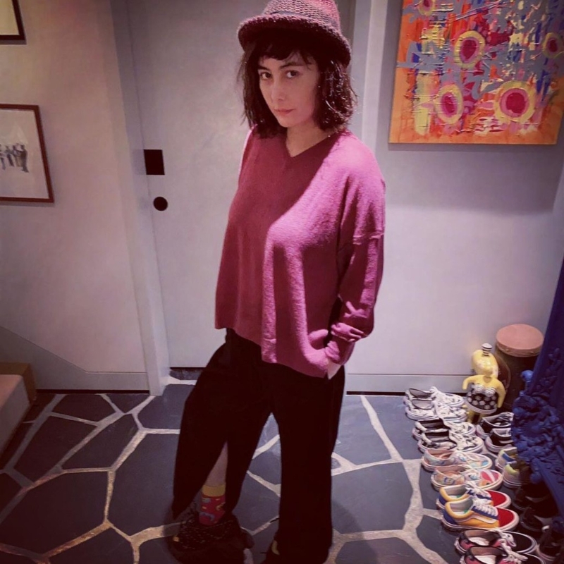 何超仪平日都经常在家中拍照。 何超仪平日都经常在家中拍照。