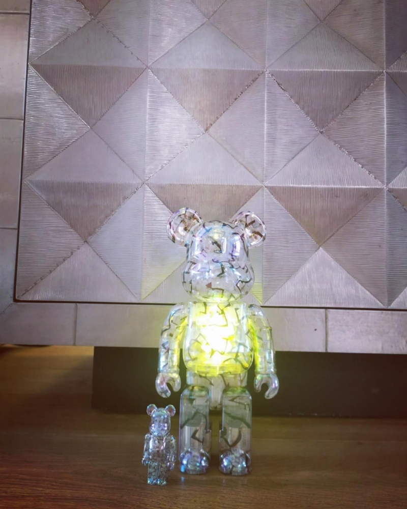 屋内有不少潮物。 屋内有不少潮物。