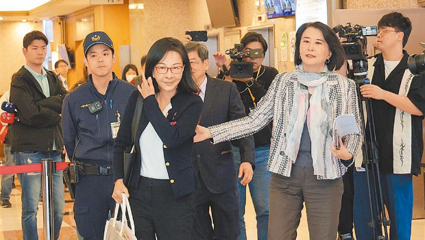 张淑娟(中) 张淑娟(中)