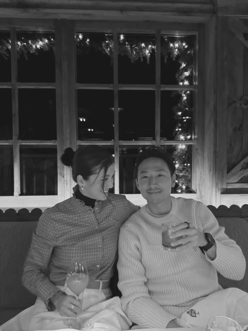 吴千语在小红书则表示:“一周年快乐嘛 love!非常感谢你为我所做的小事让我微笑,兄弟@施伯熊 Brian。” 吴千语在小红书则表示:“一周年快乐嘛 love!非常感谢你为我所做的小事让我微笑,兄弟@施伯熊 Brian。”