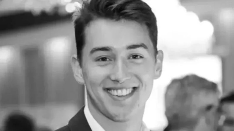 肖雷因误食老鼠药中毒。 肖雷因误食老鼠药中毒。