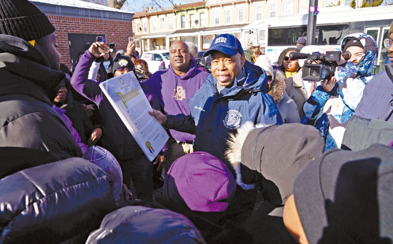 亚当斯贪腐案调查中。 亚当斯贪腐案调查中。