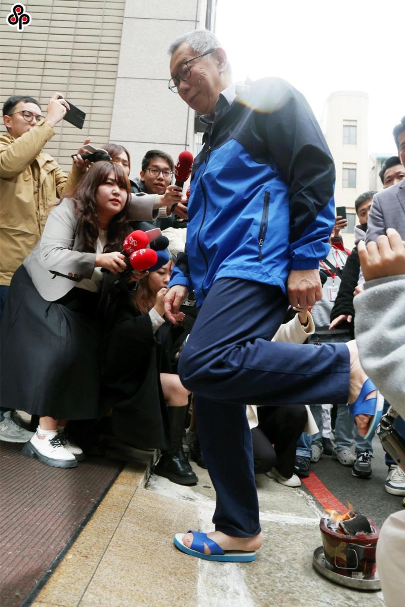 柯文哲蓝衣者 柯文哲蓝衣者