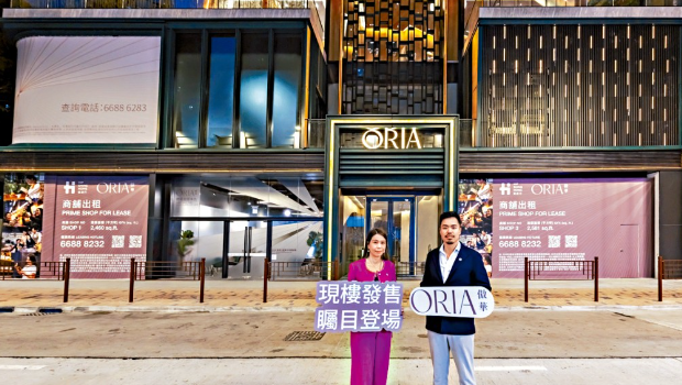 协成行方添辉(右)表示,预期项目对投资者具一定吸引力。旁为张诗敏。 协成行方添辉(右)表示,预期项目对投资者具一定吸引力。旁为张诗敏。