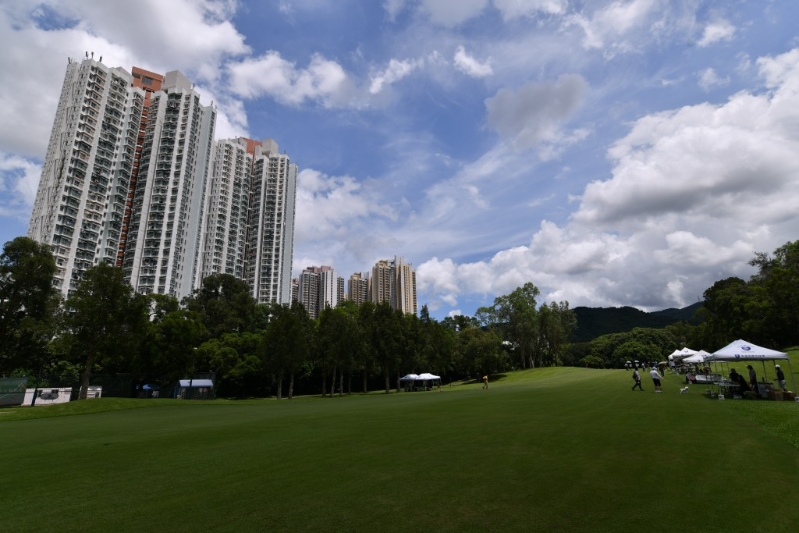 政府去年9月1日接收粉岭高尔夫球场32公顷土地。