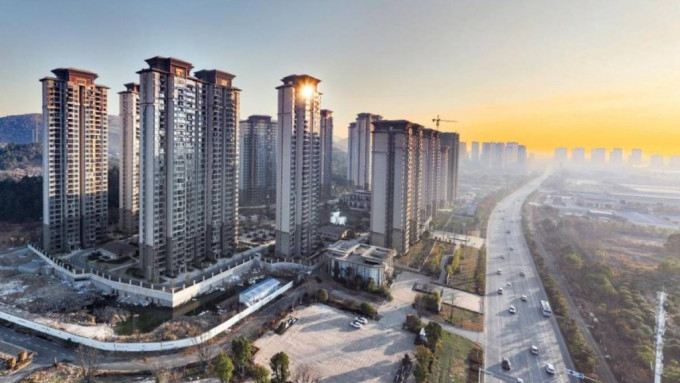 内地房地产业内人士估计,楼市在上半年会止跌回升。 内地房地产业内人士估计,楼市在上半年会止跌回升。