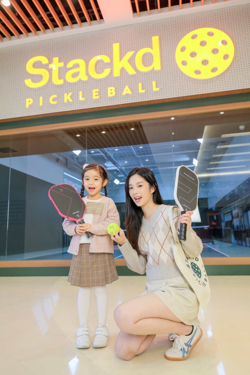 Stackd Pickleball是首个设于商场内的匹克球场馆，提供各式训练课程。