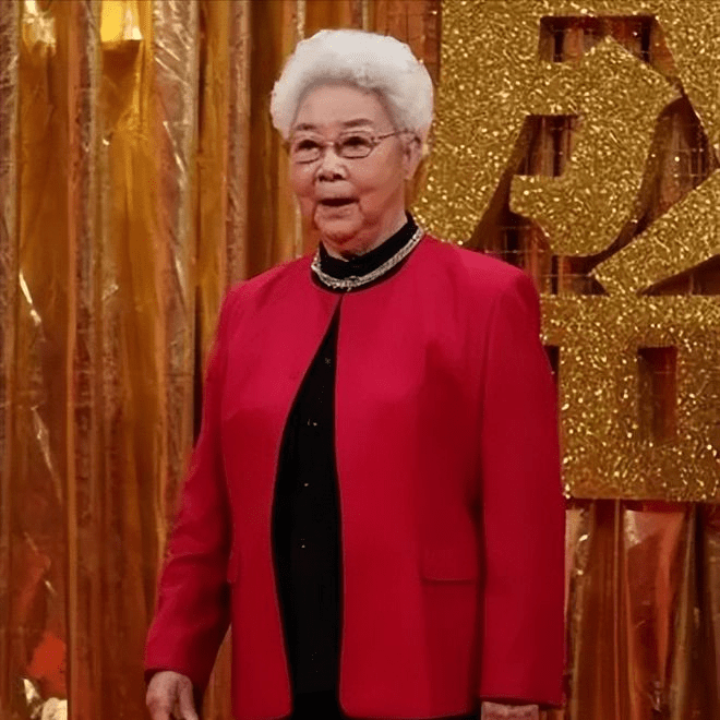 还艺于民的「人民艺术家」——田华。 还艺于民的「人民艺术家」——田华。