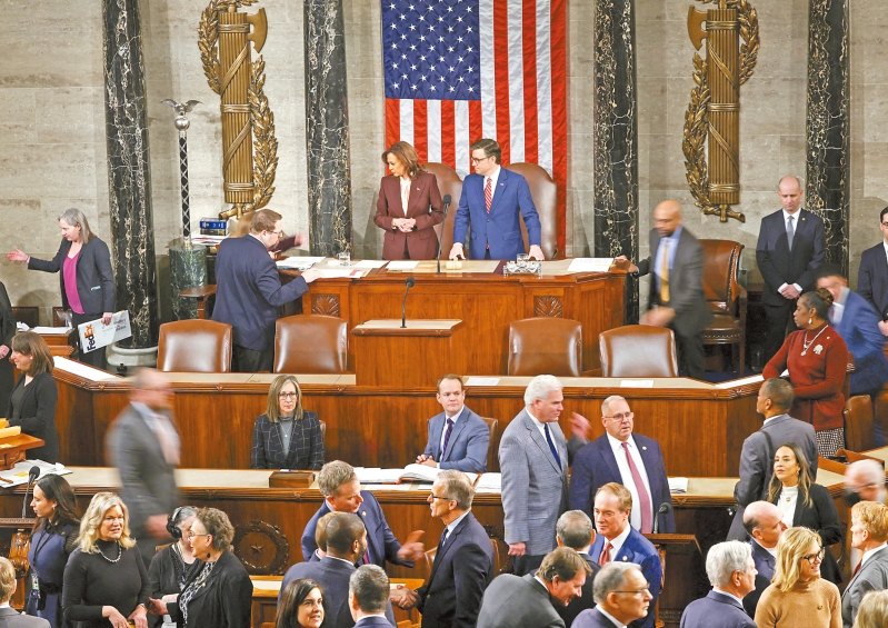 国会认证特朗普当选总统。 国会认证特朗普当选总统。