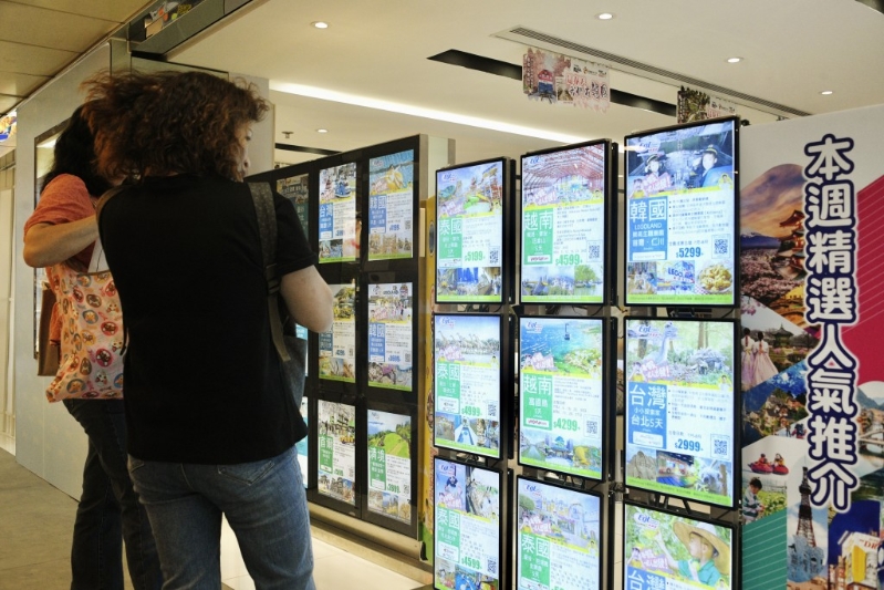 本港3间大型旅行社分别表示没有旅行团在当地。 本港3间大型旅行社分别表示没有旅行团在当地。