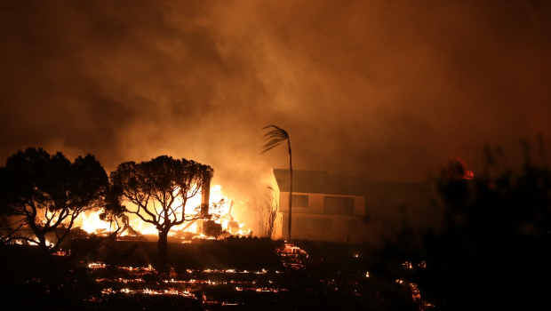 洛杉矶山火持续蔓延。 洛杉矶山火持续蔓延。