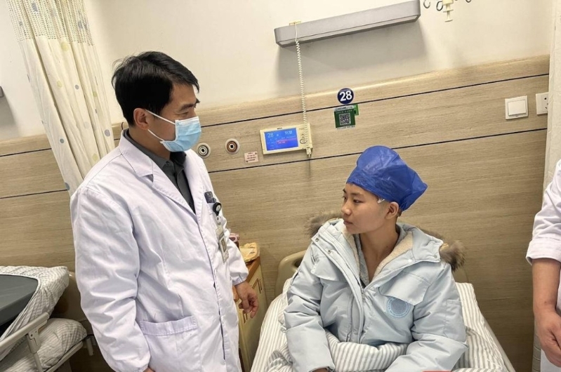 刘女术后剧痛说不出话,医生用镇痛泵帮她缓解。 紫牛新闻 刘女术后剧痛说不出话,医生用镇痛泵帮她缓解。 紫牛新闻