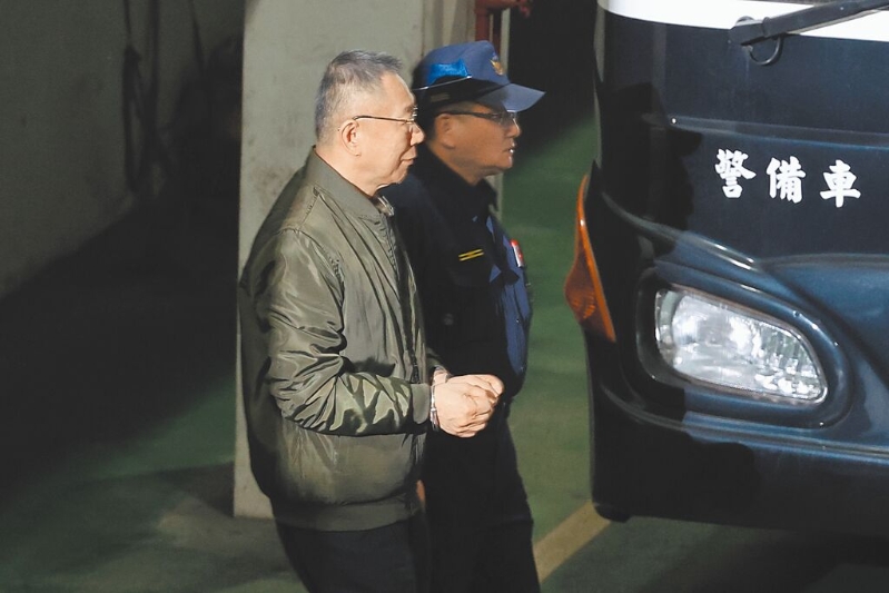 柯文哲(左) 柯文哲(左)