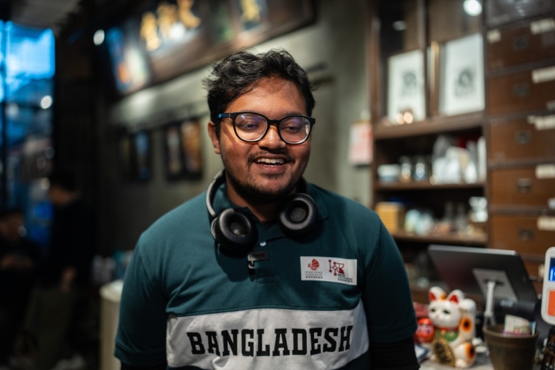 Ishmamul表示行程中所接触的九龙城历史,都刷新了他对香港的固有认知。 Ishmamul表示行程中所接触的九龙城历史,都刷新了他对香港的固有认知。