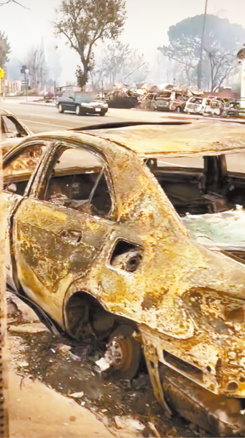 特斯拉被洛杉矶大火烧毁。 特斯拉被洛杉矶大火烧毁。