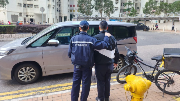 行动中警方共拘捕8人。 行动中警方共拘捕8人。