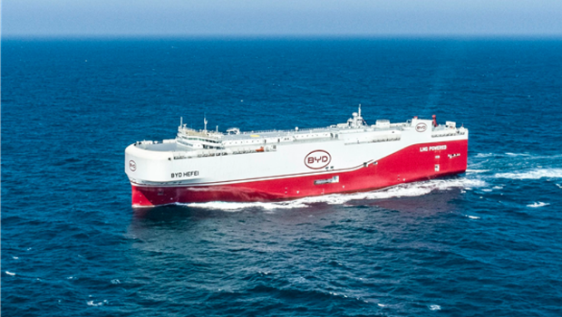 比亚迪深圳(BYD SHENZHEN)汽车滚装船日前在扬州顺利出坞作业,这是比亚迪2024年以来陆续交付运营的第4艘汽车滚装船。 比亚迪深圳(BYD SHENZHEN)汽车滚装船日前在扬州顺利出坞作业,这是比亚迪2024年以来陆续交付运营的第4艘汽车滚装船。