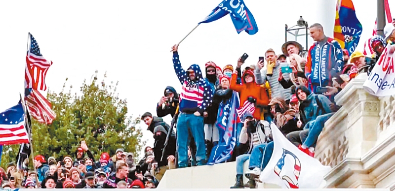 特朗普特赦国会骚乱者。 特朗普特赦国会骚乱者。