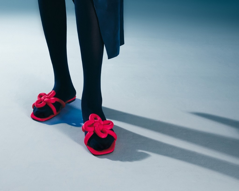 Jade中国结红色平底拖鞋。 Jade中国结红色平底拖鞋。