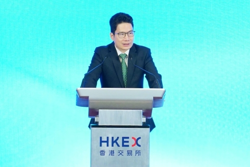 陈浩濂回应指香港亦十分重视市场“引领作用”。 陈浩濂回应指香港亦十分重视市场“引领作用”。