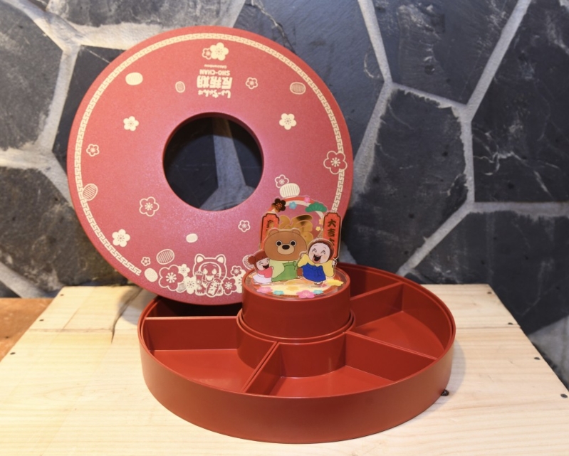 巿场上大部分全盒多数都用5格、9格,格数越多,就更有富贵及吉祥气氛。 巿场上大部分全盒多数都用5格、9格,格数越多,就更有富贵及吉祥气氛。