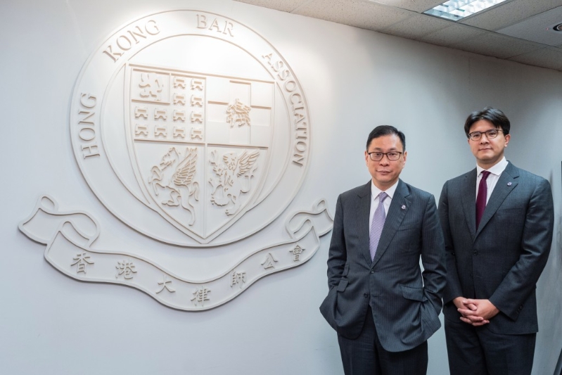 杜淦堃(左)任期即将届满,他担任大律师公会主席期间,毛乐礼(右)是副主席。 杜淦堃(左)任期即将届满,他担任大律师公会主席期间,毛乐礼(右)是副主席。