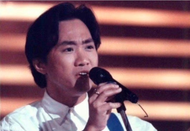 离世31年多的黄家驹是香港乐团Beyond的初代主唱,曾唱红〈光辉岁月〉、〈海阔天空〉成为乐坛经典。.jpg 离世31年多的黄家驹是香港乐团Beyond的初代主唱,曾唱红〈光辉岁月〉、〈海阔天空〉成为乐坛经典。.jpg