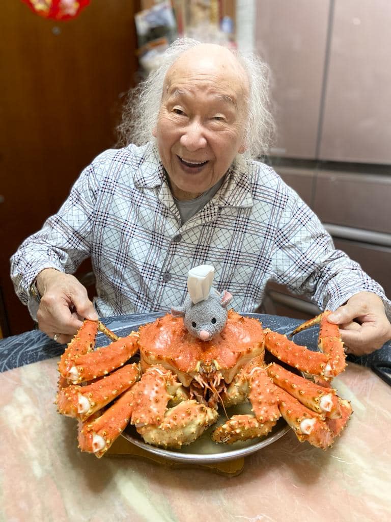 俞明叔去年荣升人瑞。 俞明叔去年荣升人瑞。