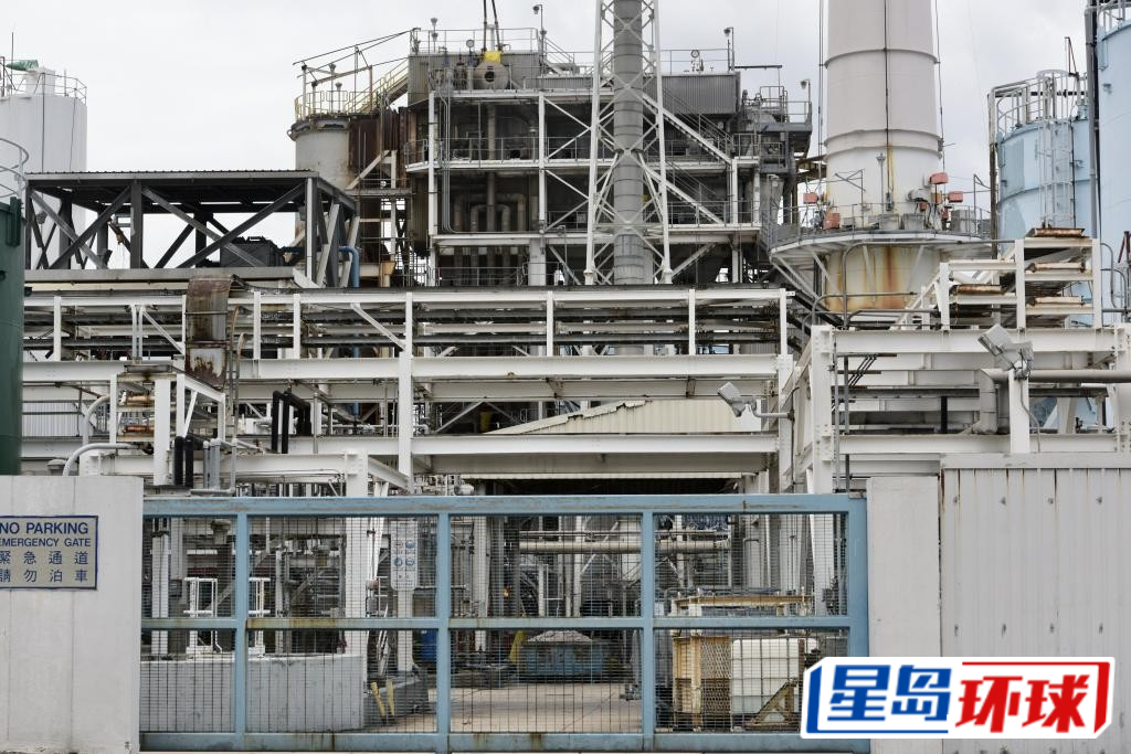 2020年,环境保护署香港化学废物处理中心有临时金属棚架倒塌。 2020年,环境保护署香港化学废物处理中心有临时金属棚架倒塌。