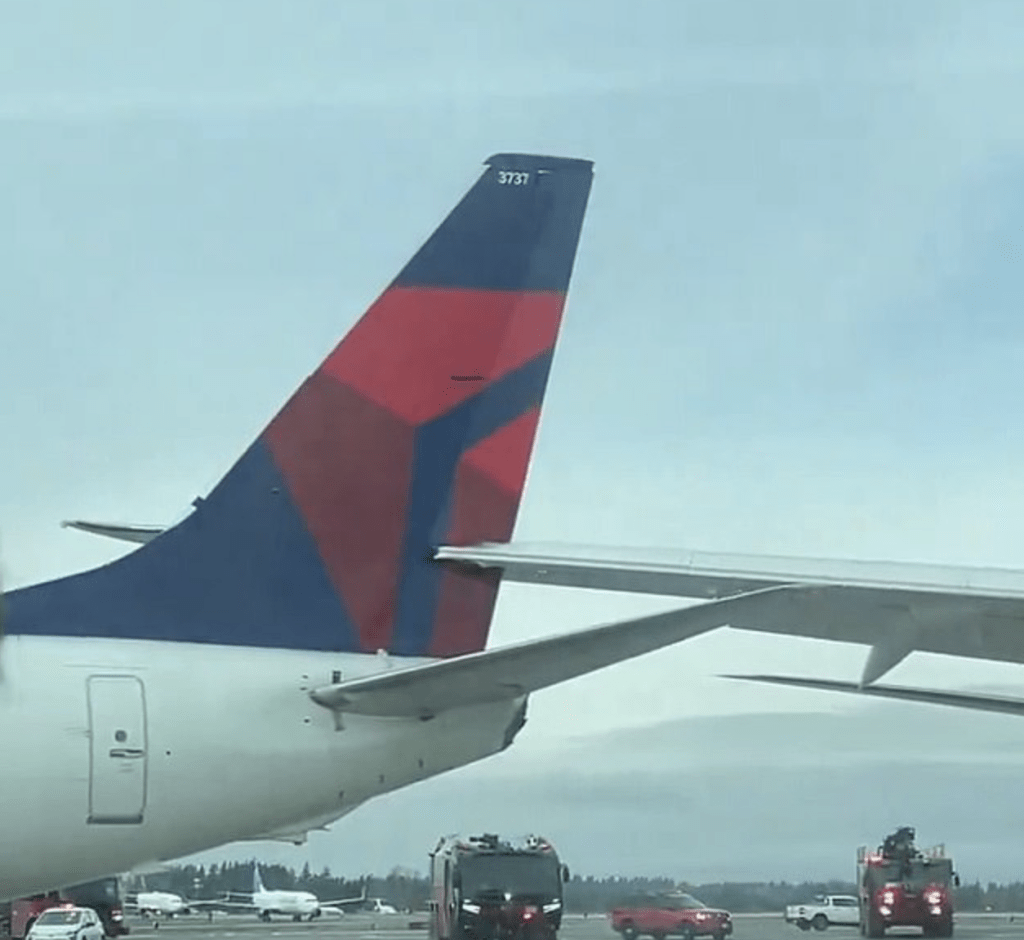 机翼插入机尾 机翼插入机尾