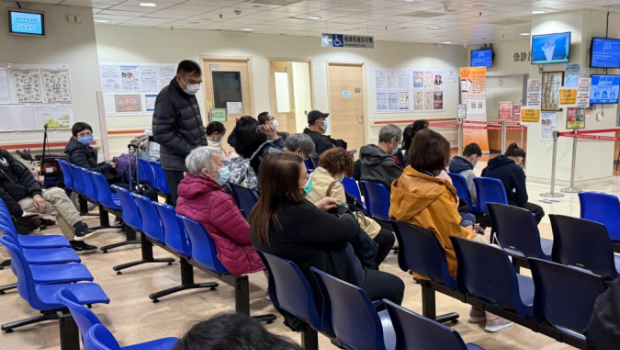 香港踏入流感季节,求诊人数增加。 香港踏入流感季节,求诊人数增加。