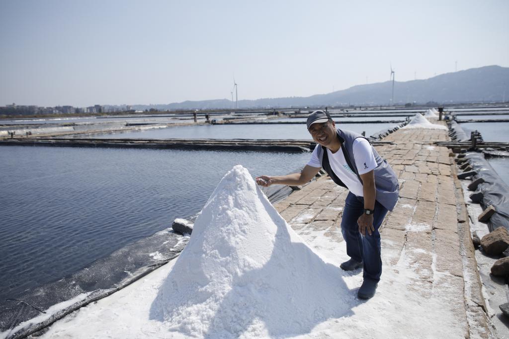 方志忠回到福建家乡,寻找高品质的贡盐 方志忠回到福建家乡,寻找高品质的贡盐