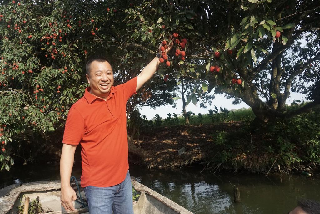 方志忠称重视食材质素,会亲自到果园挑选老树荔枝。 方志忠称重视食材质素,会亲自到果园挑选老树荔枝。